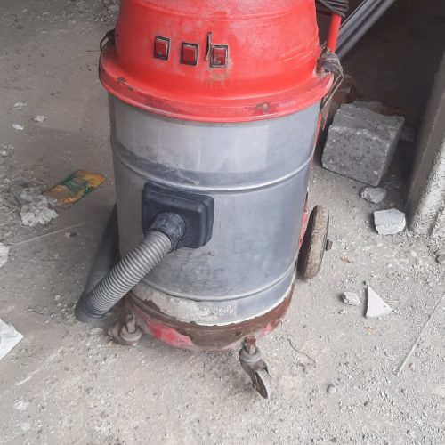 دستگاه کفپاش طوس و جاروبرقی صنعتی