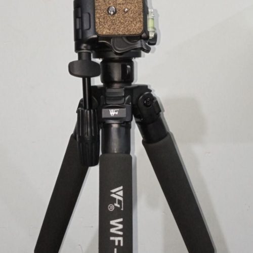 سه پایه حرفه ای دوربین