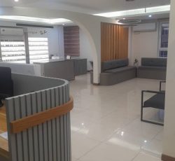 کلینیک چشم دیدار برای تکمیل کادر خود به یک نیروی خدمات خانم نیازمند هست