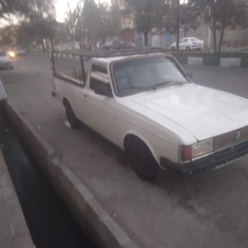 یکدستگاه وانت پیکان مدل1391 به رن گ سفیدصدفی