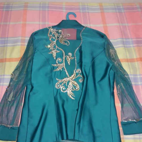 سلام یک عدد کت دامن سایز 44 موجوده به خودم کوچک شده میخواهم بفروشمش