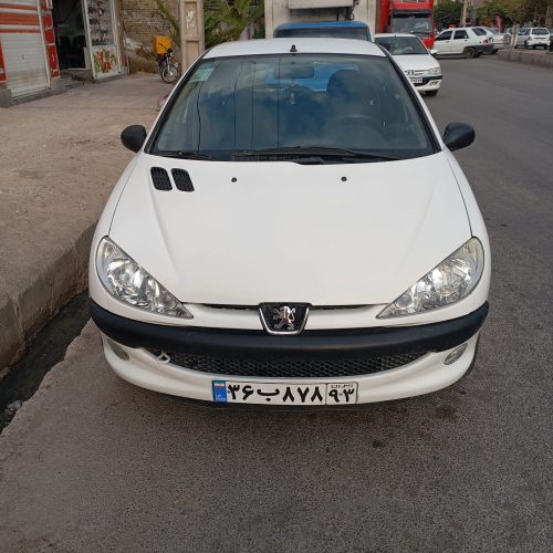 پژو 206