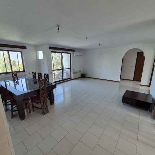 آپارتمان 3 خواب طبقه سوم