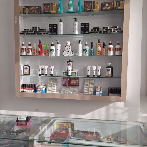 دکوروکلیه لوازم مغازه ارایشی بهداشتی