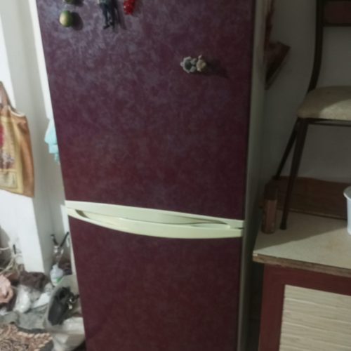 یخچال و فریزر دو درب رنگ زرشکی