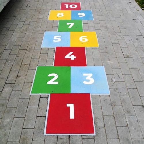 نقاشی .حیاط پویا . ط را احی و دیوار نگاری مدارس ‌