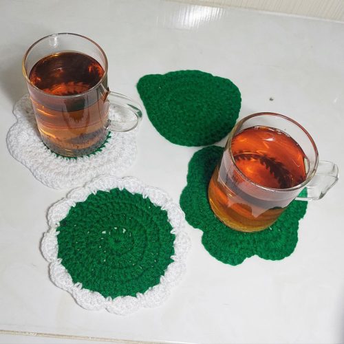 زیرلیوانی قلاب بافی