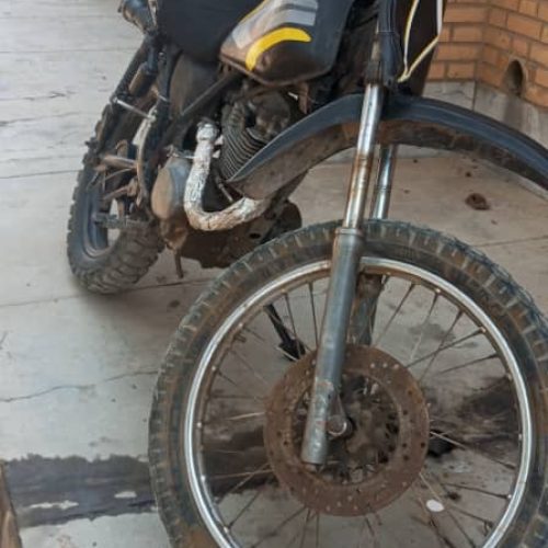 موتور سالم تازه تعمیر پلاک قدیم چراغ جلو عقب نو نصب نشده