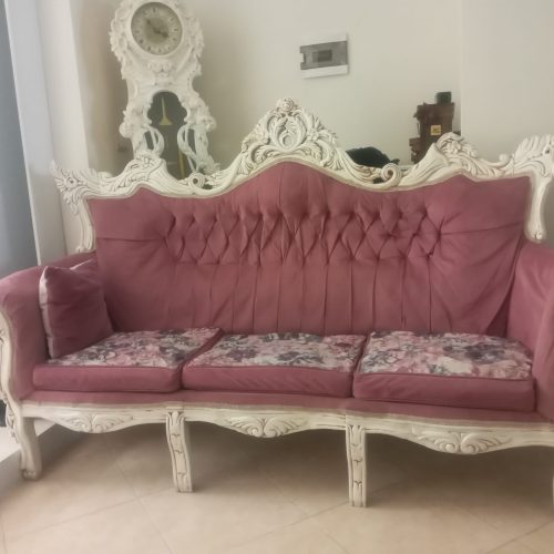 مبل نیاز به تعمییر