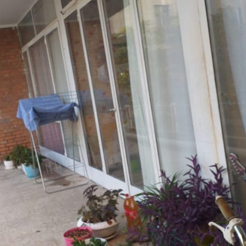 یک واحد آپارتمان سه خوابه 200 متری