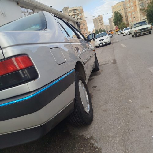 پژو 405 نقره ای