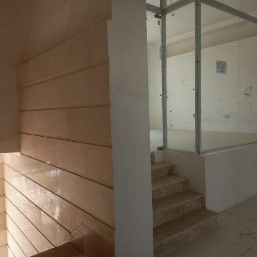 33مترمغازه داخل پاساژ پردیس فاز8