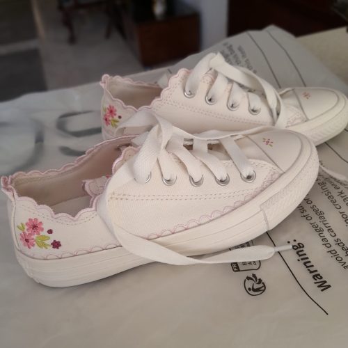 کتونی زنانه