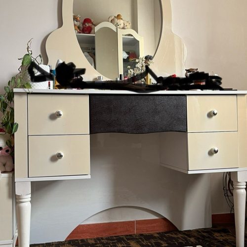 تخت خواب  میز درس میز آرایش کمد لباس بغل تختی