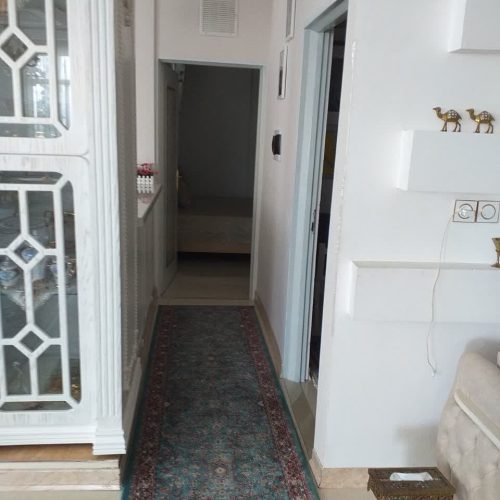 یک دستگاه اپارتمان شیک وحیاط دارمستقل‌ ویک دربند مغازه بزرگ