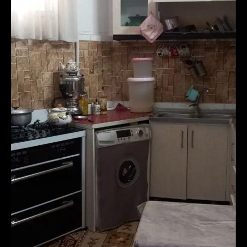 خانه دو طبقه زیر زمین و همکف با قیمت مناسب