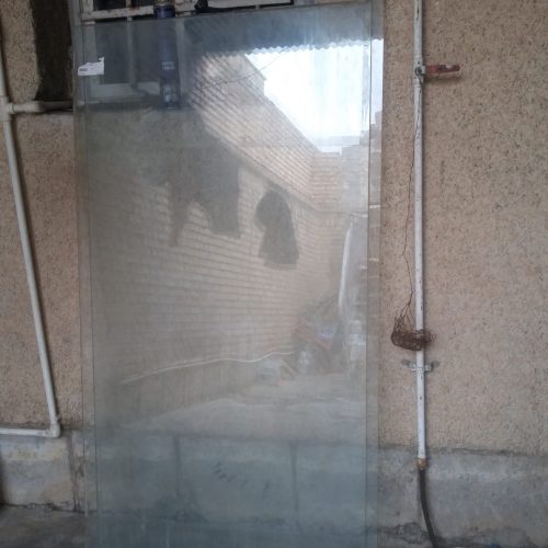 مبل راحتی و چند وسیله دیگر