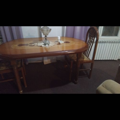 میز و صندلی چوبی