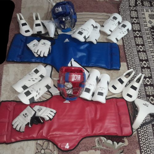 2 دست لباس مبارزه تکواندو