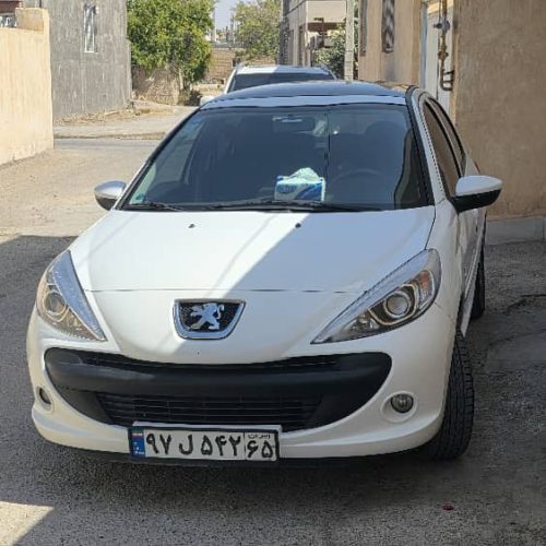 پژو 207 سفید 1402 | فول آپشن ، سقف شیشه ای ، رینگ اسپرت