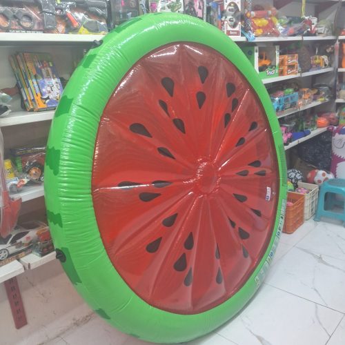 مبل راحتی و چند وسیله دیگر