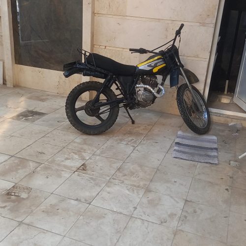 موتور سالم تازه تعمیر پلاک قدیم چراغ جلو عقب نو نصب نشده