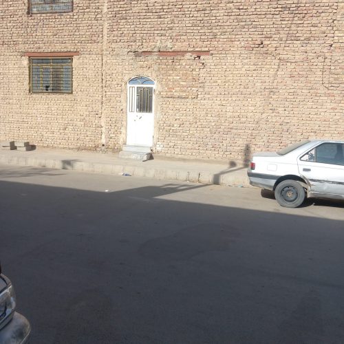 170 متر کل زمین 130 متر زیربنا