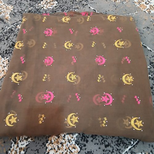 تعدادی چادربه فروش می‌رسد