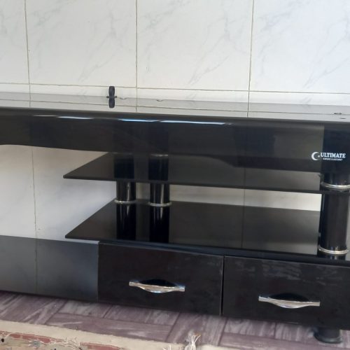 میز تلویزیون شیشه ای سالم و تمیز