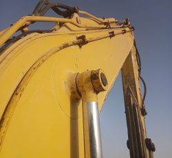 بیل کوماتسو 220