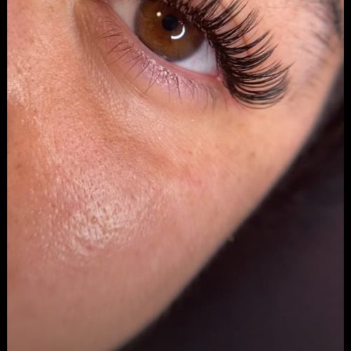 مدل برای اکستنشن و کاشت مژه