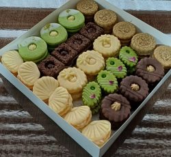 سفارش انواع کیکای کافیشاپی وتربرشی وشیرینی سنتی ومدرن