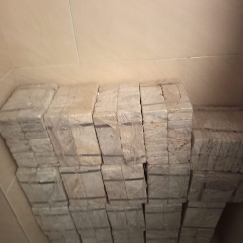 سنگ آنتیک ترون پر طاووسی