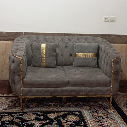 مبل هفت نفره حدود یک سال کار کرده سالم تمیز