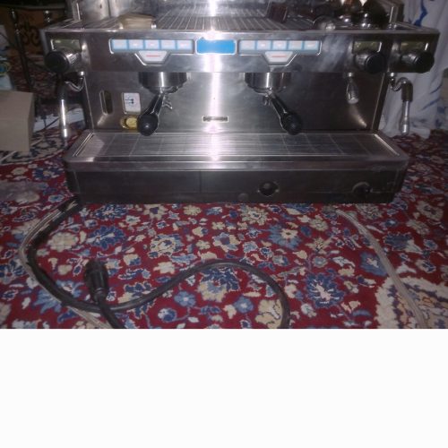 دستگاه قهوه جیمبالی.                      دستگاه آسیاب صنعتی