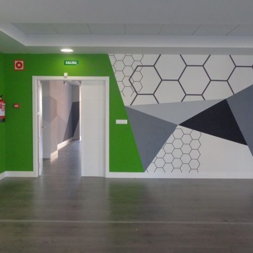 نقاشی .حیاط پویا . ط را احی و دیوار نگاری مدارس ‌