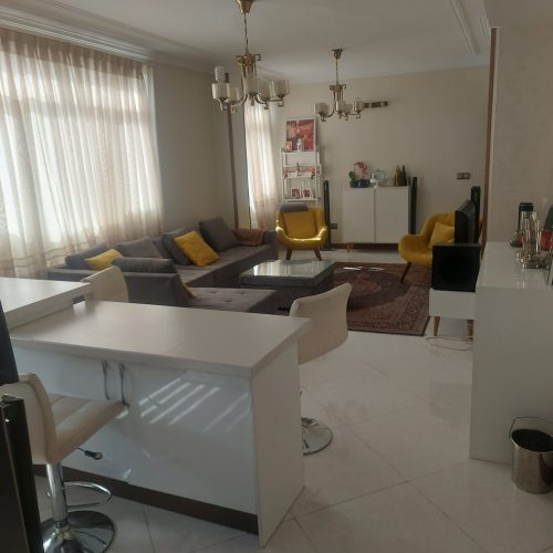 آپارتمان پونک چهار دیواری