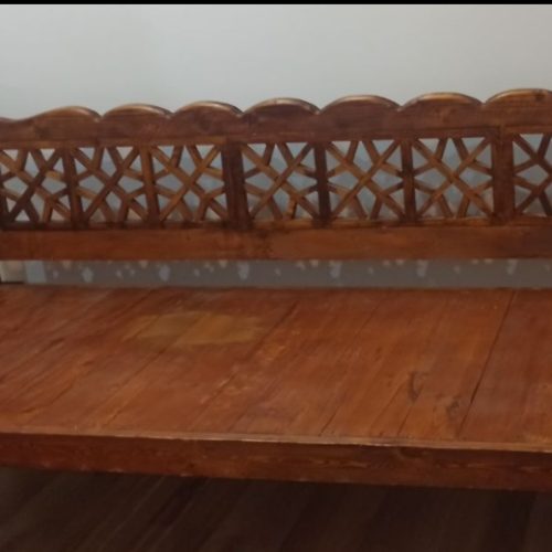 تخت سنتی چوبی