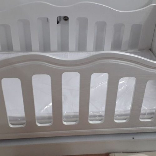 تخت گهواره‌ای کودک