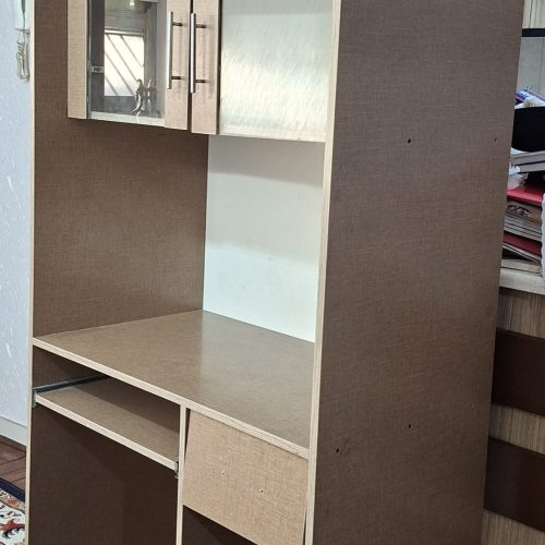 میز کامپیوتر و کتابخانه