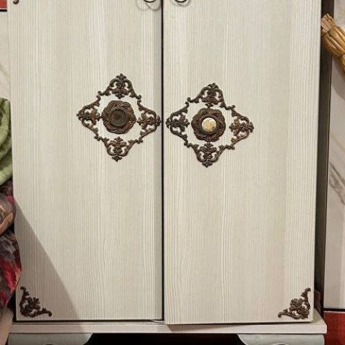 تلویزیون 32اینچ الجی با میزتلویزیون، کمد لباس، جاکفشی