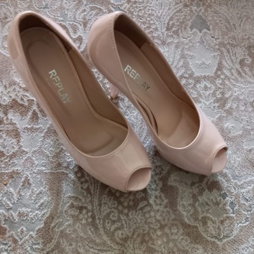 کفش مجلسی زنانه در حد نو