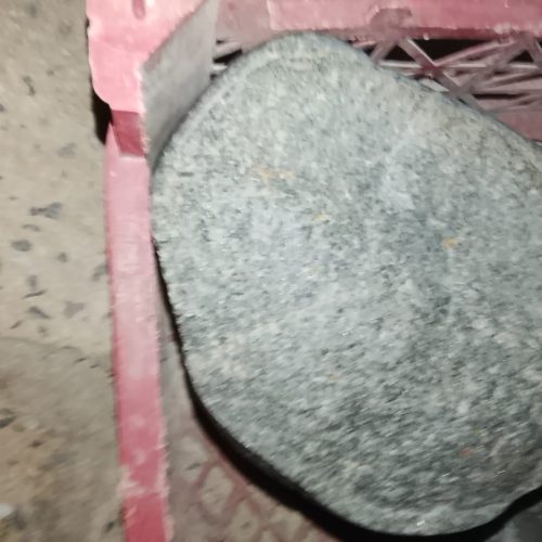 یک عدد شهاب سنگ سنگی برش خورده