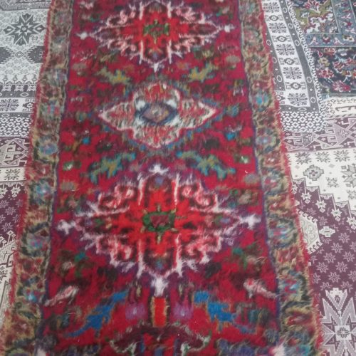 یک قالیچه 3متر در 1/5 متر