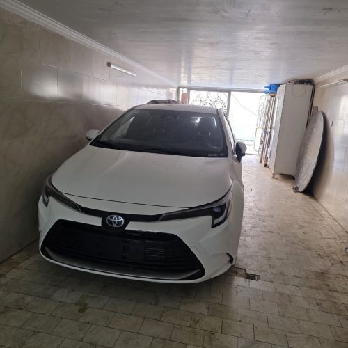 تویوتا لوین هیبرید1800