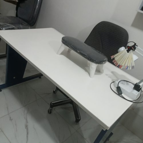 میز و صندلی