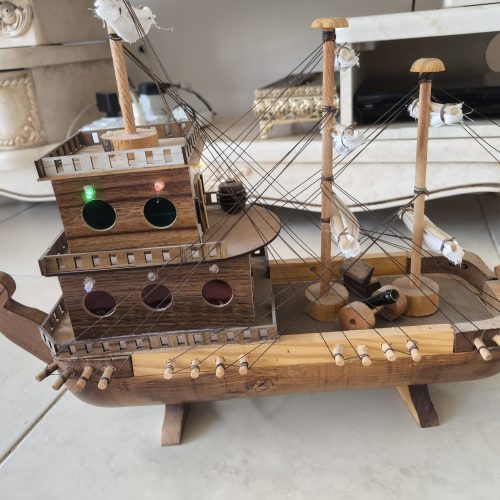 کشتی با چوب زردآلو ساخت اصفهان