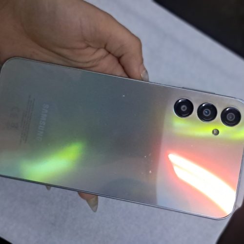 گوشی در حد نو a24