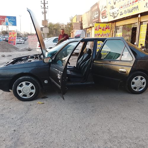 پژو 405 مشکی مدل 82