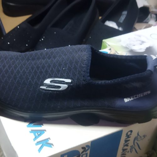 کفش اسکیچرز